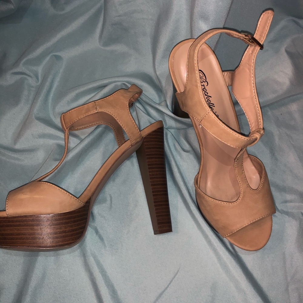 High heels - Picture 3 of 3